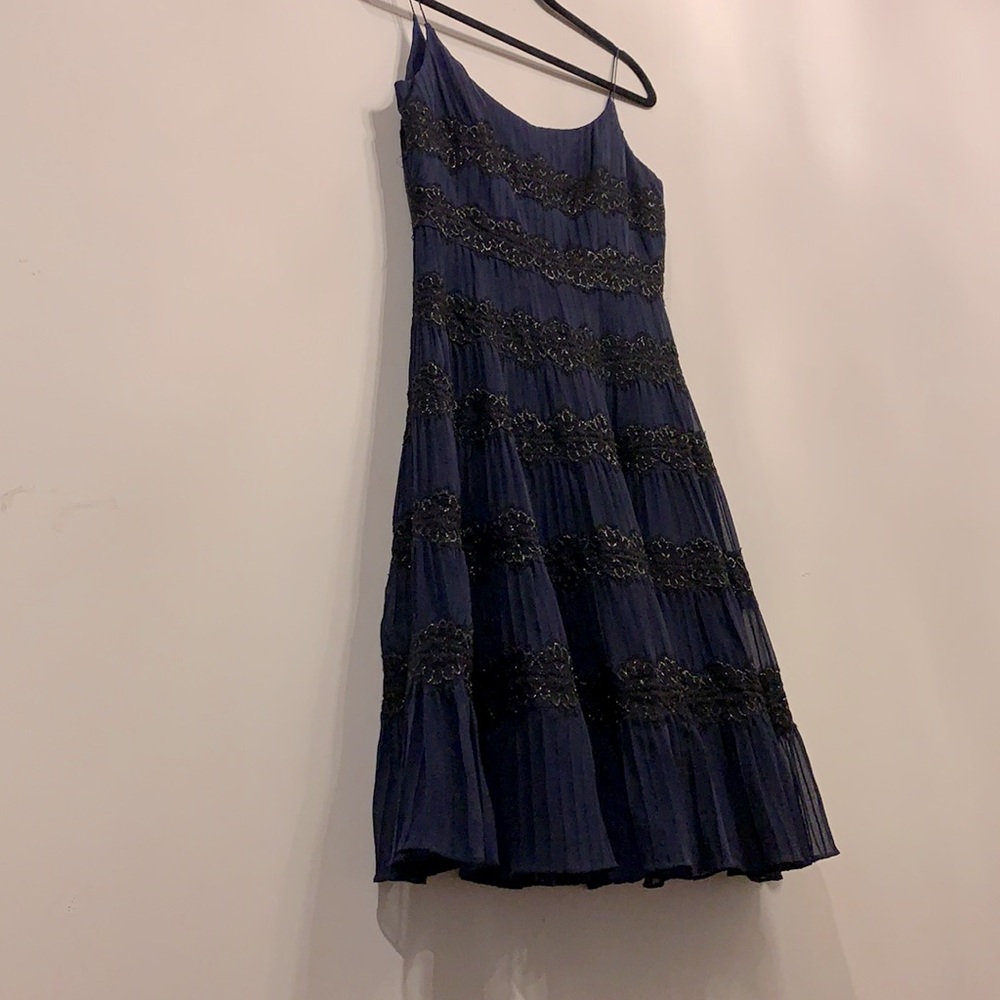 Carmen Marc Valvo Size 6 Black Lace and Navy Pleated Silk Cocktail Dress